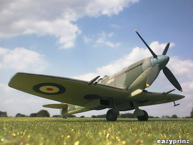 Supermarine Spitfire Mk.XVIe (Heller 1/72)