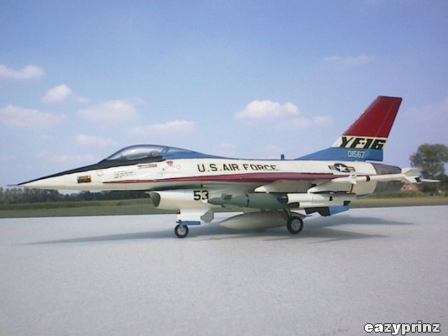 General Dynamics F-16 (Hasegawa 1/72)