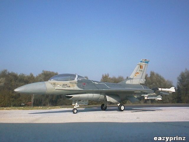 General Dynamics F-16A (Italeri 1/144)